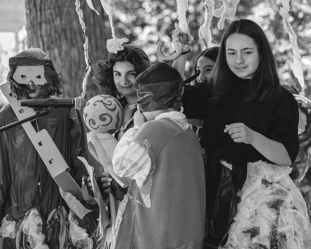 Waves of Change: spectacol de ecoteatru la Casa Ianza