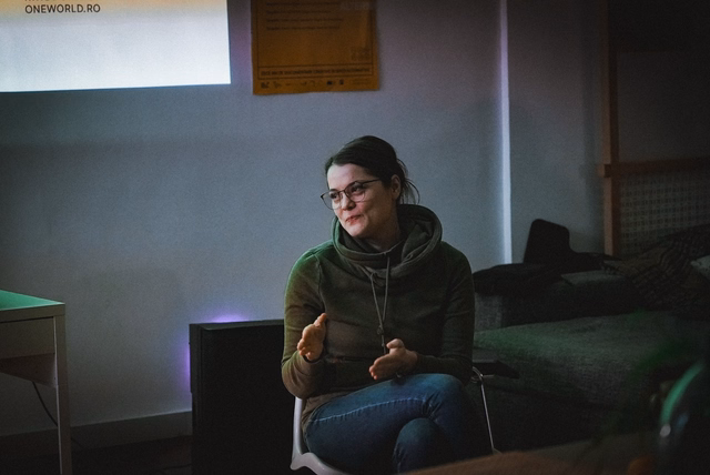 Seară de animație KineDok: „Albastru Pelikan” și „Ole”, cu Eliza Preda